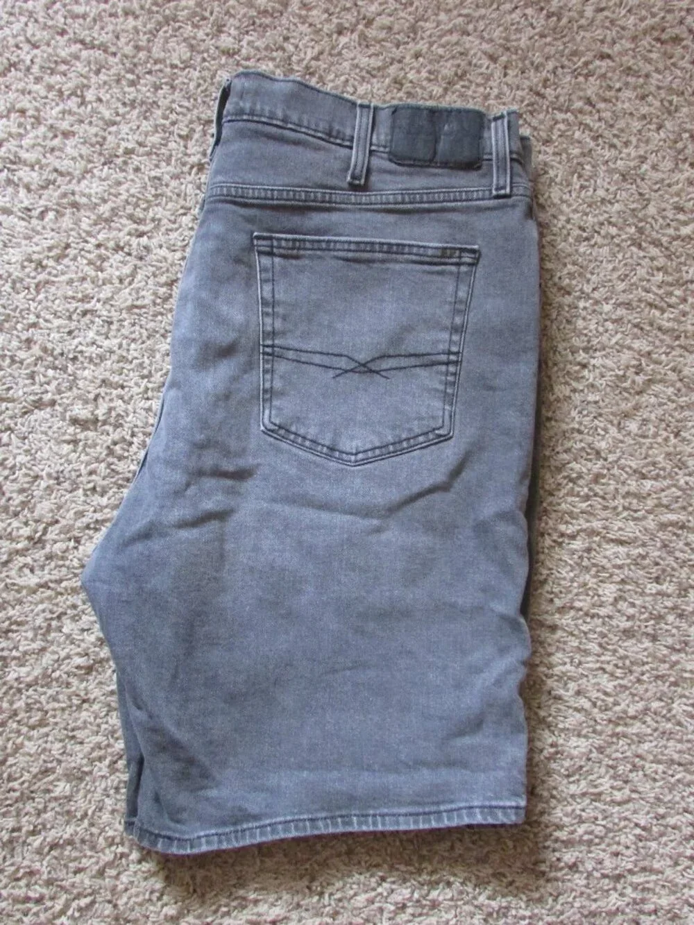 Signature by Levi Strauss 40 Lighter Gray Denim Shorts Jorts EUC 9